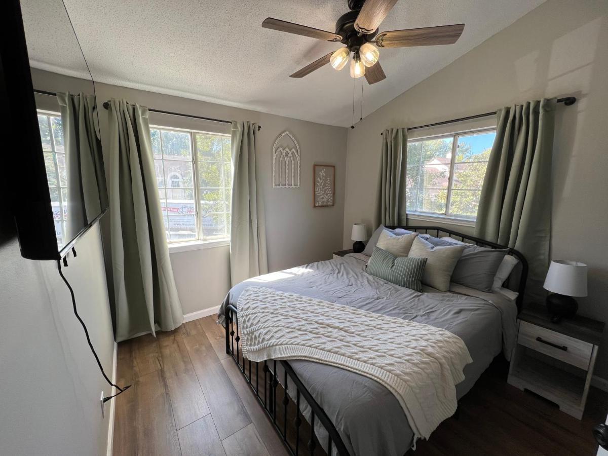 Mid City Condo ハンツビル エクステリア 写真