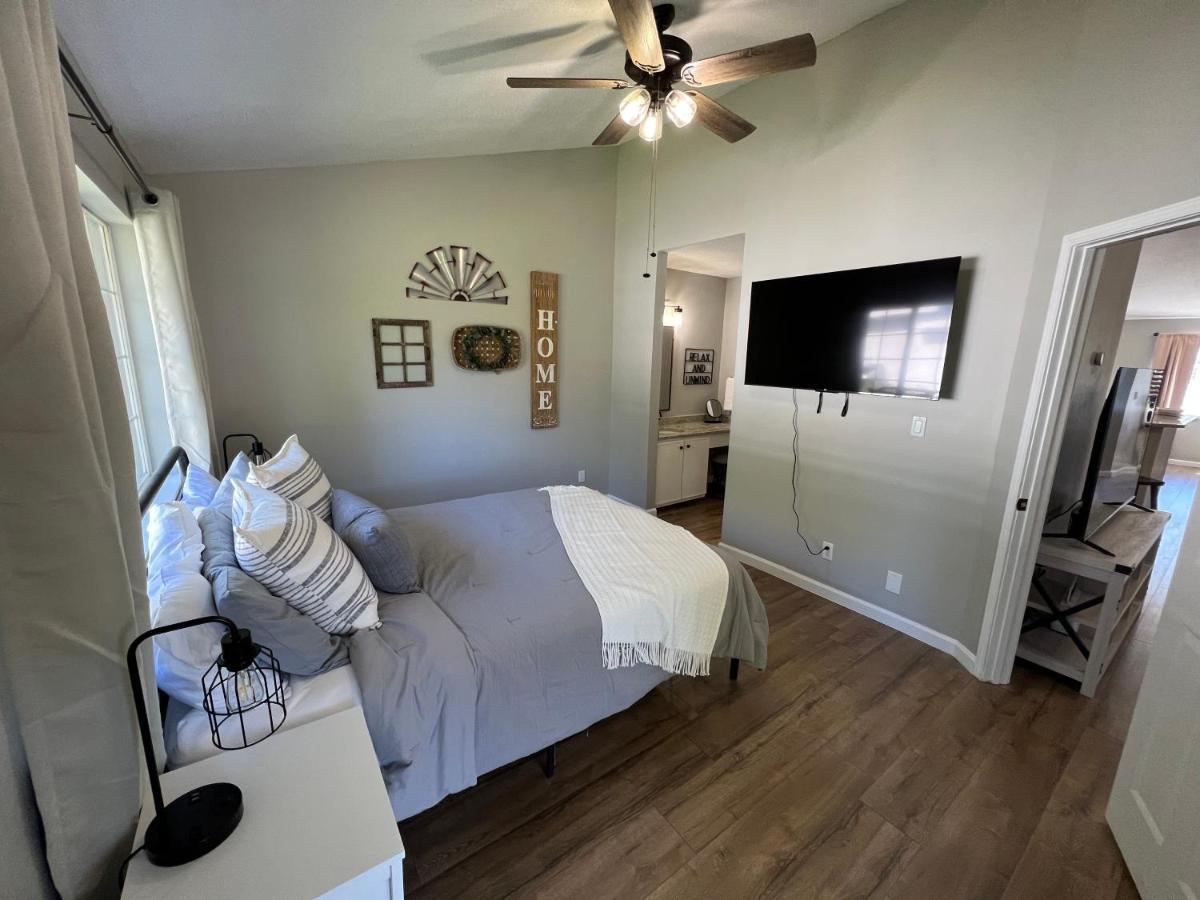 Mid City Condo ハンツビル エクステリア 写真