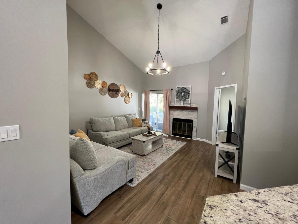 Mid City Condo ハンツビル エクステリア 写真