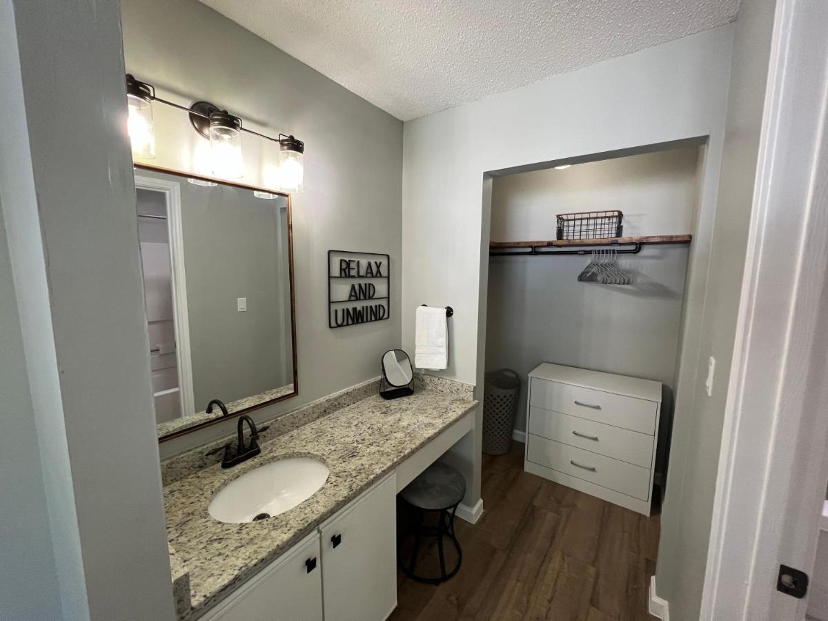 Mid City Condo ハンツビル エクステリア 写真