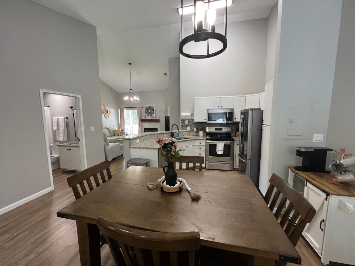 Mid City Condo ハンツビル エクステリア 写真